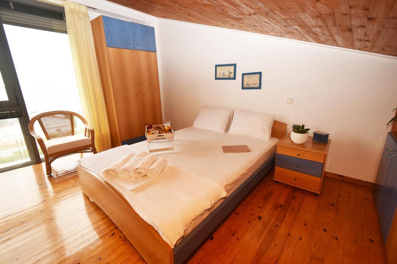 Olia Sea View Shared Pool Villa, Néa Fókaia Екстериор снимка