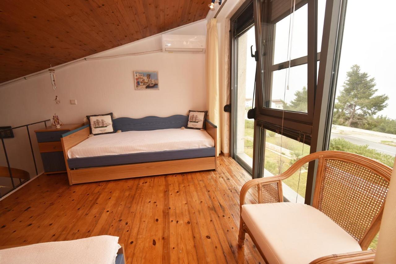 Olia Sea View Shared Pool Villa, Néa Fókaia Екстериор снимка