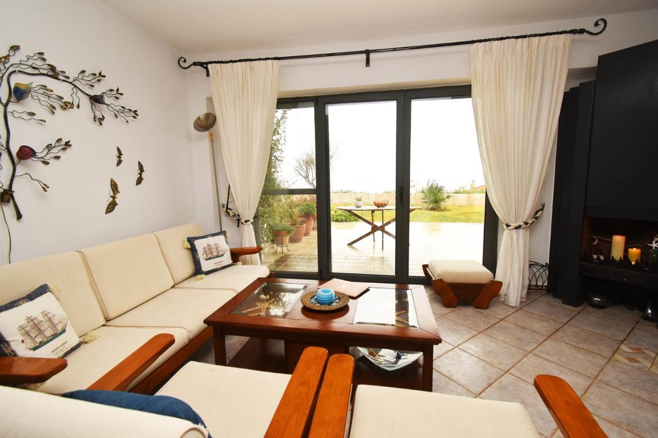 Olia Sea View Shared Pool Villa, Néa Fókaia Екстериор снимка
