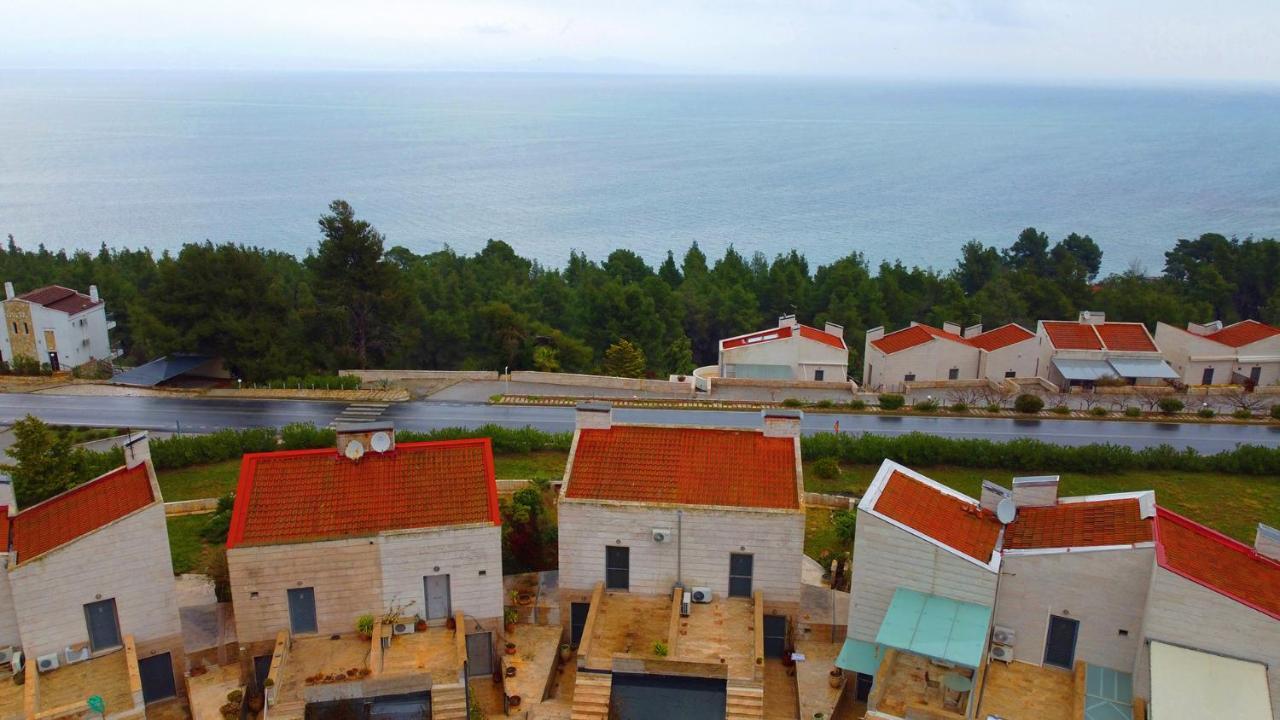 Olia Sea View Shared Pool Villa, Néa Fókaia Екстериор снимка
