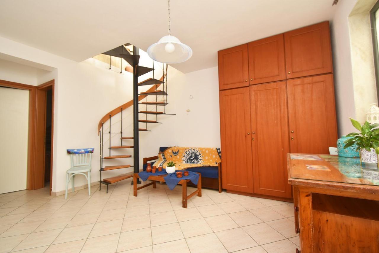 Olia Sea View Shared Pool Villa, Néa Fókaia Екстериор снимка