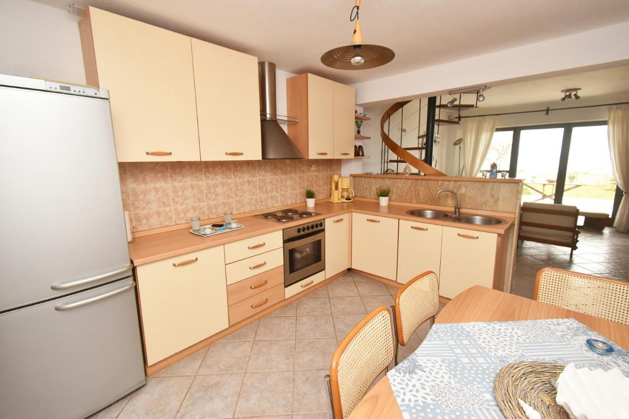 Olia Sea View Shared Pool Villa, Néa Fókaia Екстериор снимка
